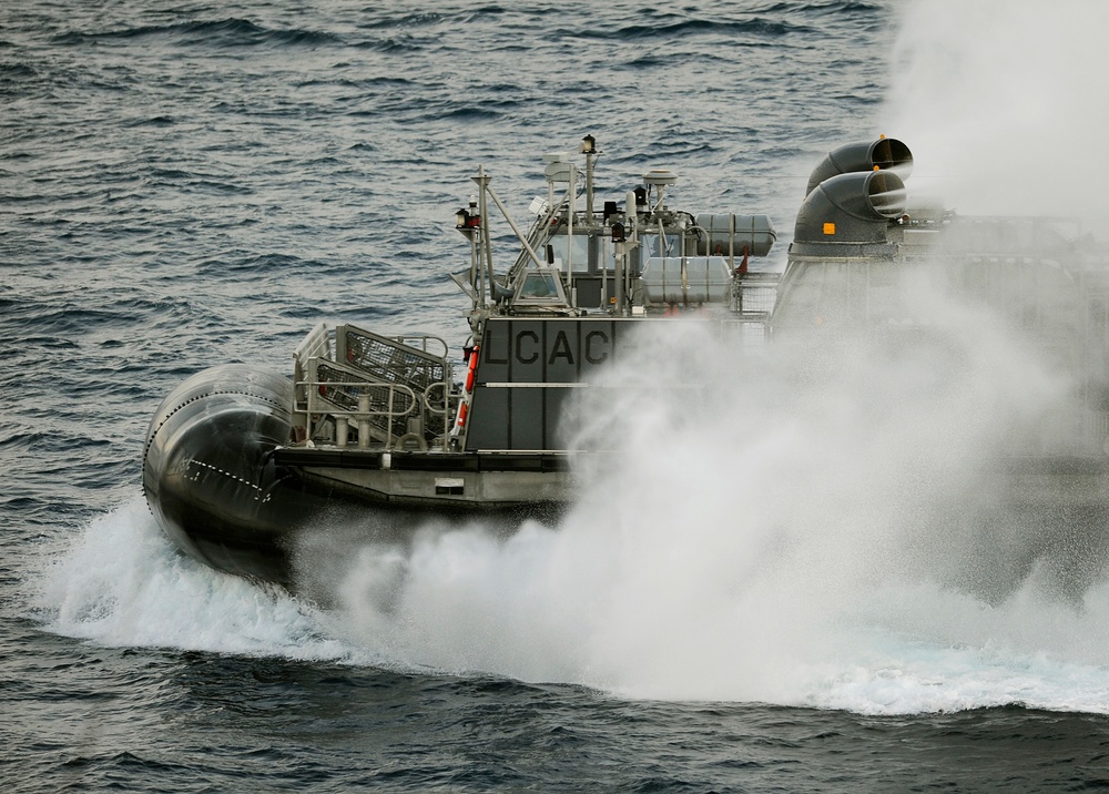USS Fort McHenry action