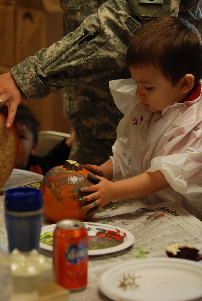 Army kids paint, carve pumpkins for Family Readiness Group