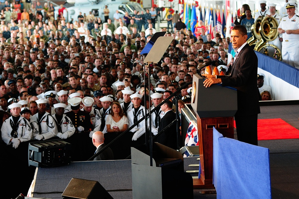 President Obama visits NAS Jacksonville