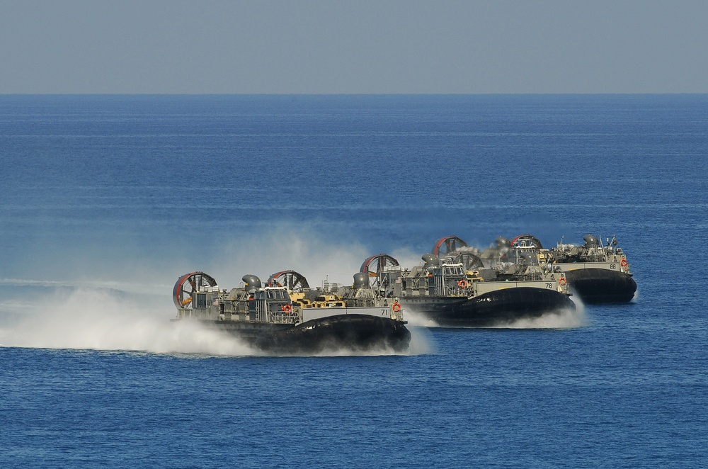 USS Fort McHenry operates of Egypt