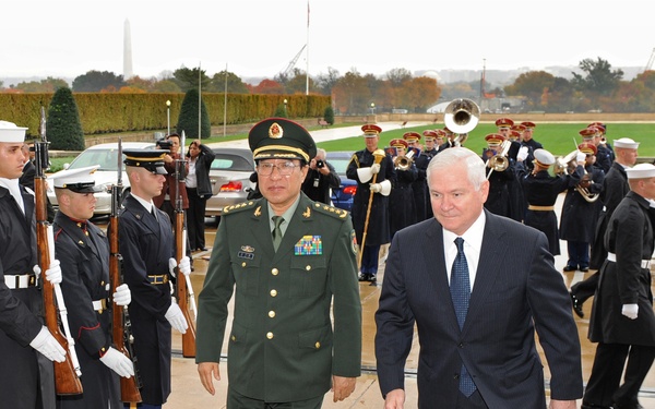 Gates Asks Xu to Help Stop 'On-Again, Off-Again' Cycle