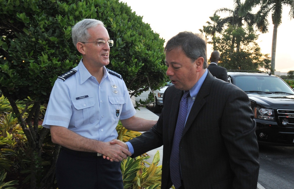 Colombian defense minister visits U.S. Southern Command
