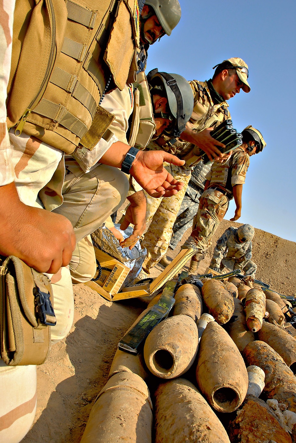 U.S. EOD, Iraqi army build the perfect shot