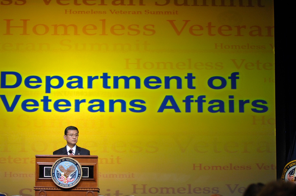 Shinseki Outlines Plan to End Veteran Homelessness