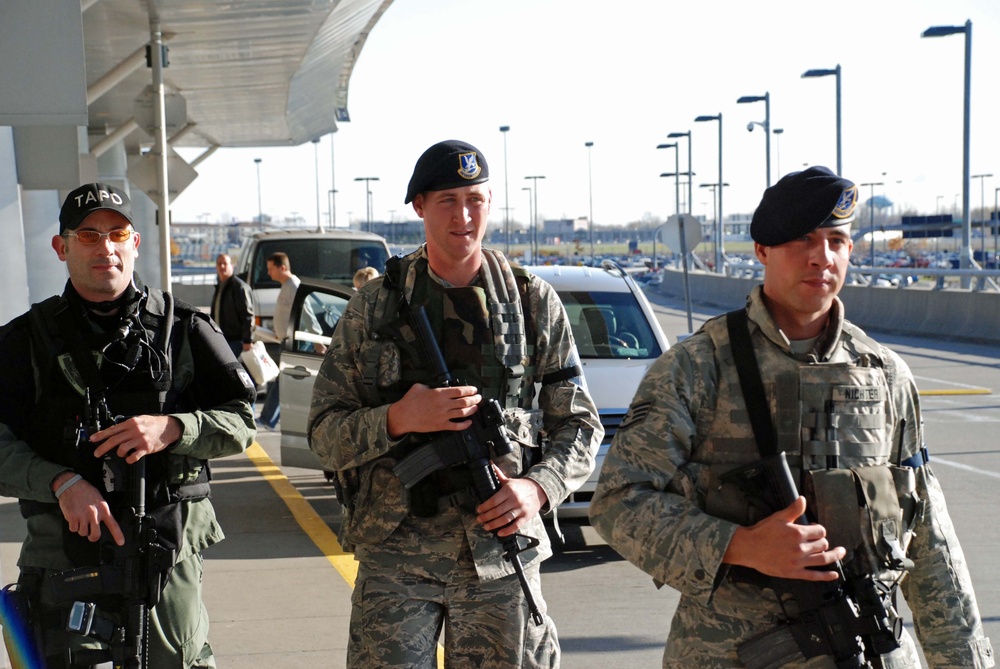 Massachusetts National Guard Civil Support Team Enters Vigilant Guard