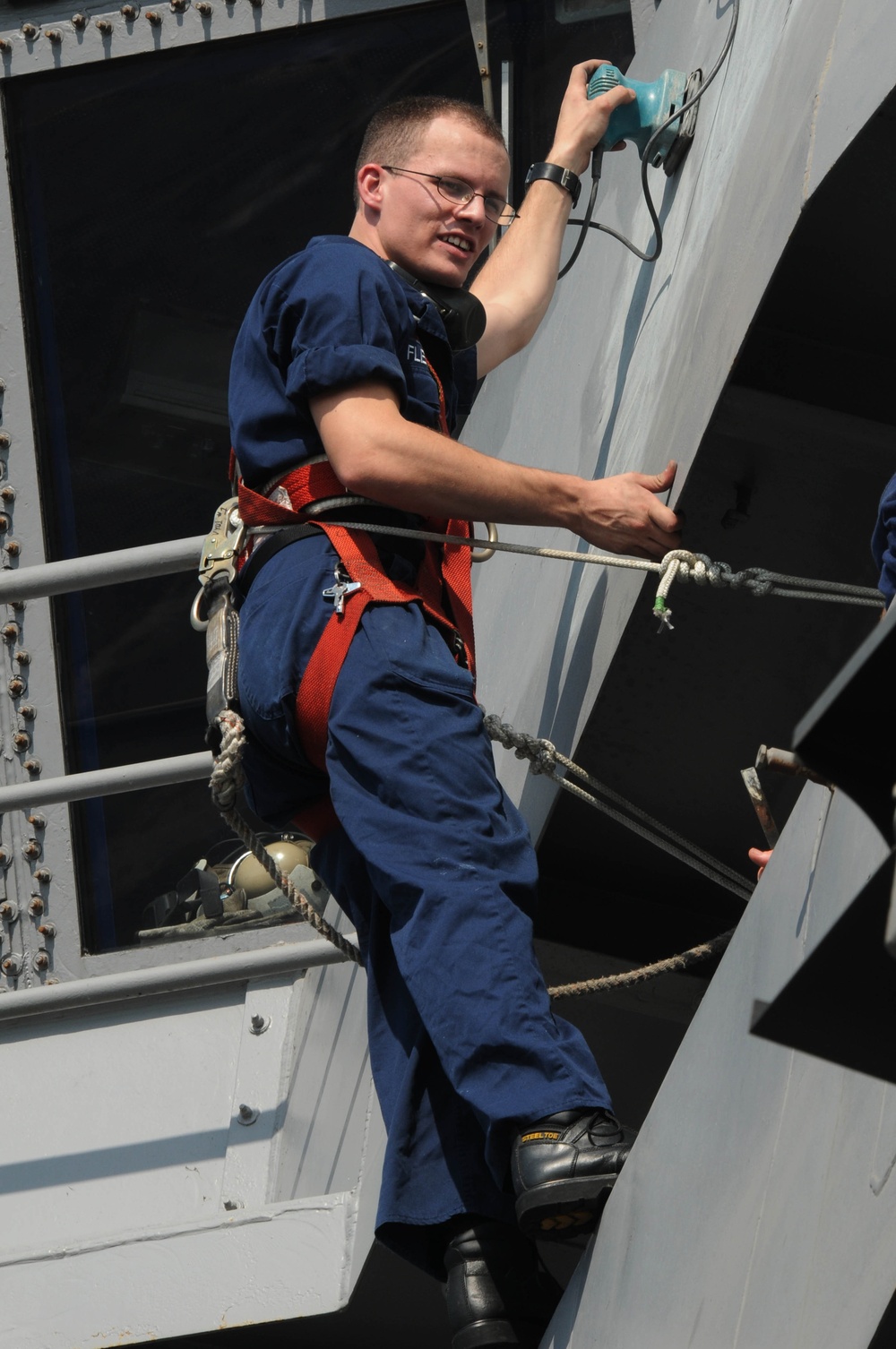 USS Nimitz participates in routine deployment to Gulf of Oman