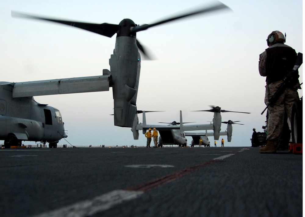 USS BATAAN (LHD 5)
