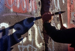 Witnesses Recall Berlin Wall's Fall