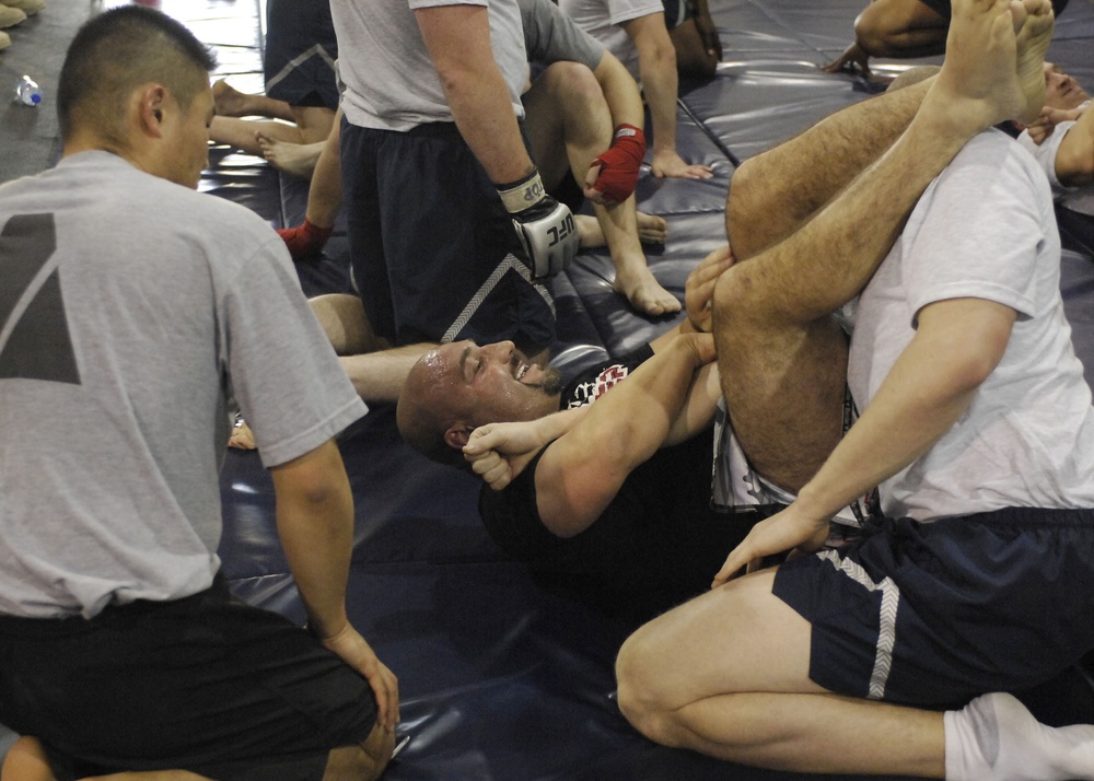 Jay Glazer hits the mat