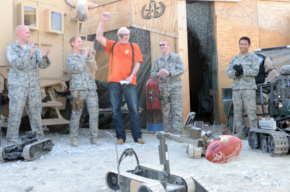 Fox Sports NFL Personalities Give Service Member Tasks a Try