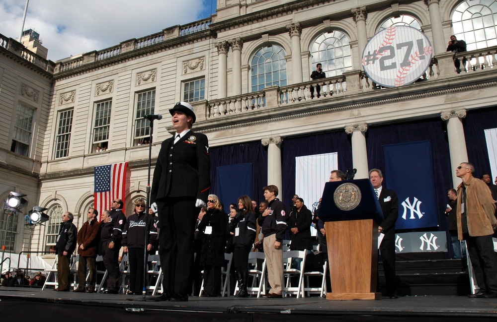 Navy musician sings national anthem