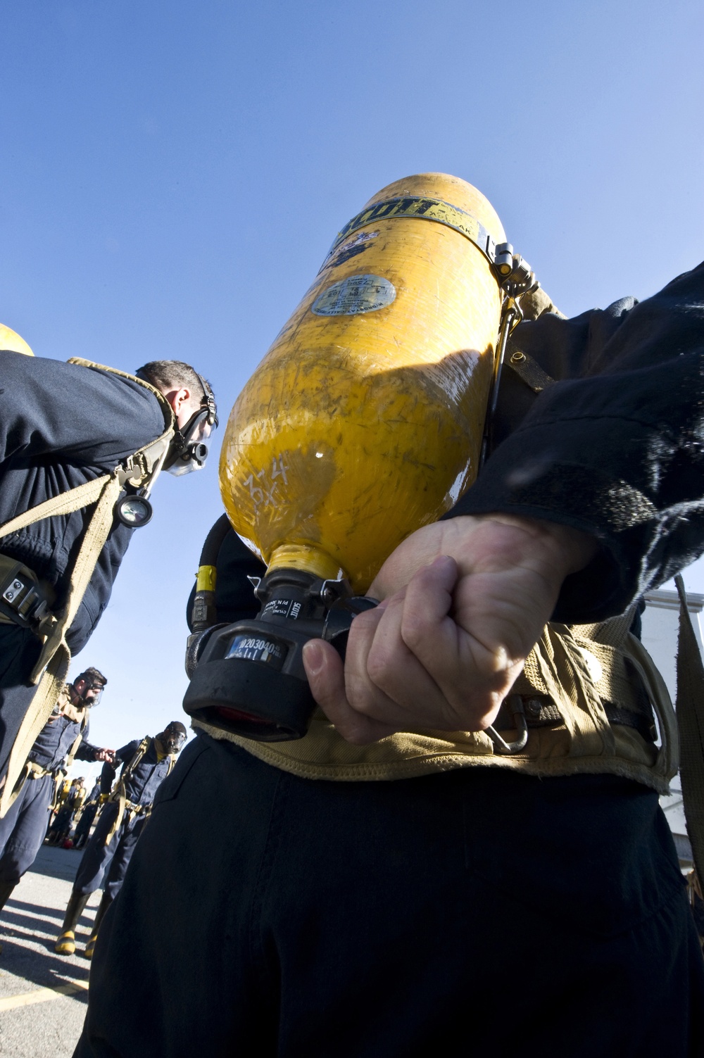 Sailors learn basic shipboard firefighting skills