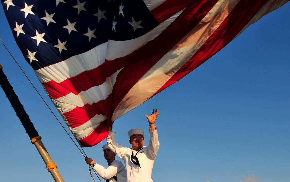 USS Harpers Ferry and 31st Marine Expeditionary Unit - Veterans Day