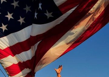USS Harpers Ferry and 31st Marine Expeditionary Unit - Veterans Day
