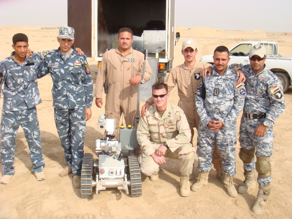 Navy EOD Trains Iraqi Forces to Fight IEDs