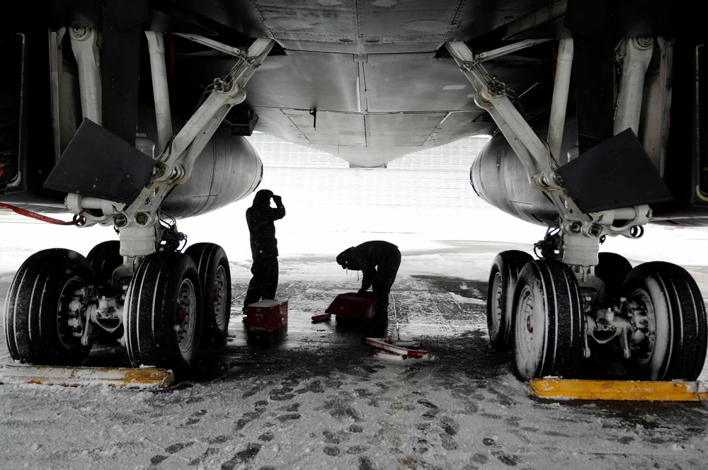 Ellsworth Air Force Base Maintainers Continue Work Through Snow