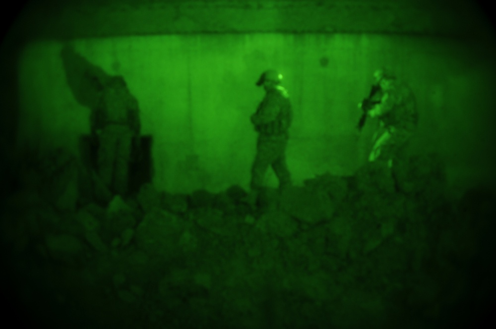 Sons of Iraq patrol