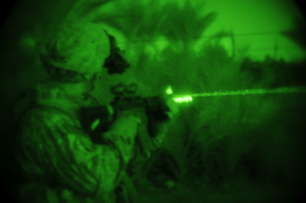Sons of Iraq patrol