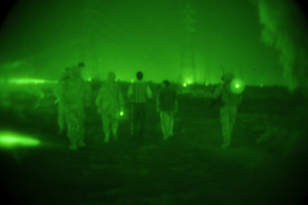 Sons of Iraq patrol