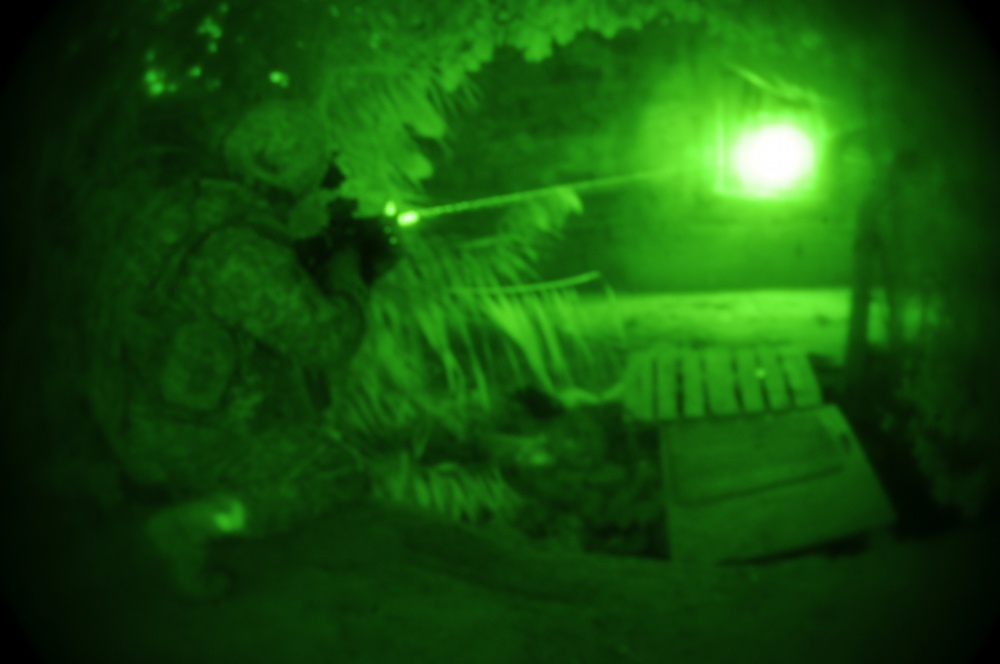 Sons of Iraq patrol