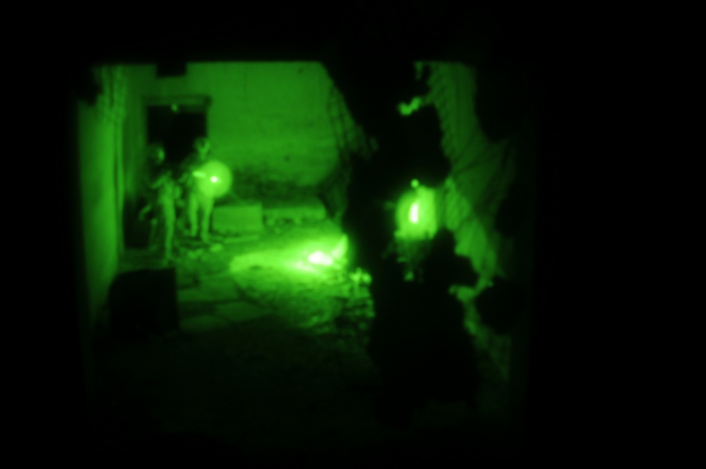 Sons of Iraq patrol