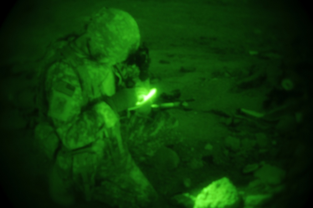 Sons of Iraq patrol