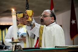 Iraqi Bishop Holds Catholic Mass at COB Adder
