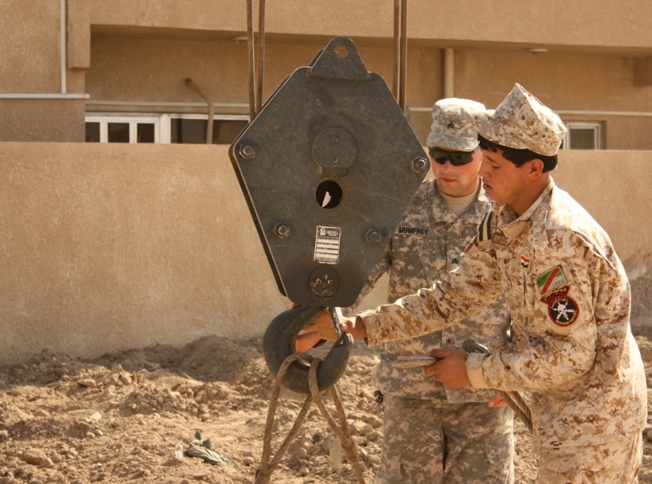Iraqi Army Learn the Ropes on Crane Ops