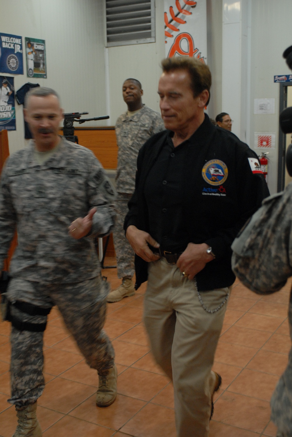 Schwarzenegger visits with troops in Iraq