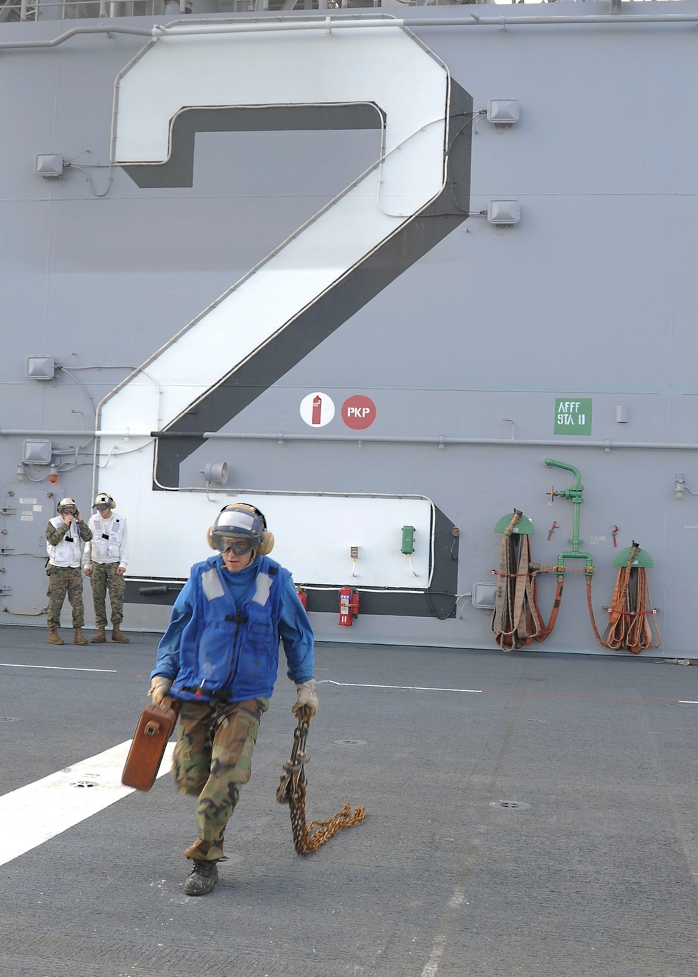 USS Essex Marines and Sailors stay sharp