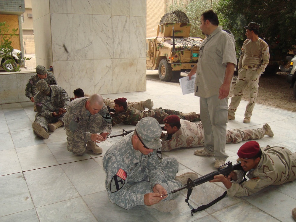 'Centurions' conduct small arms training with Iraqi Army