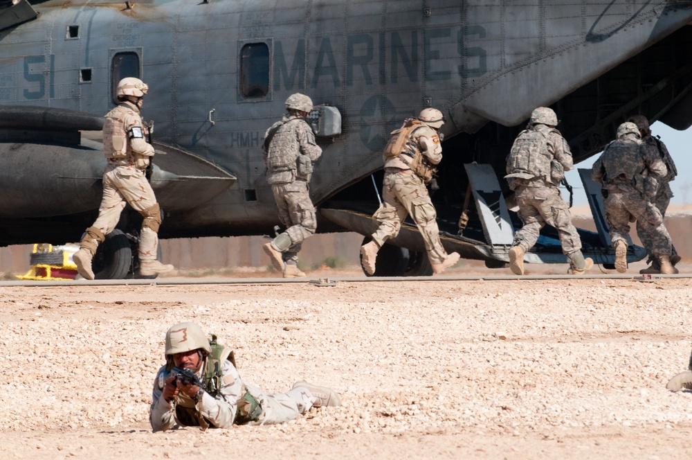 Iraqi Commandos, US Paratroopers Practice for Partnered Air-assault Operations