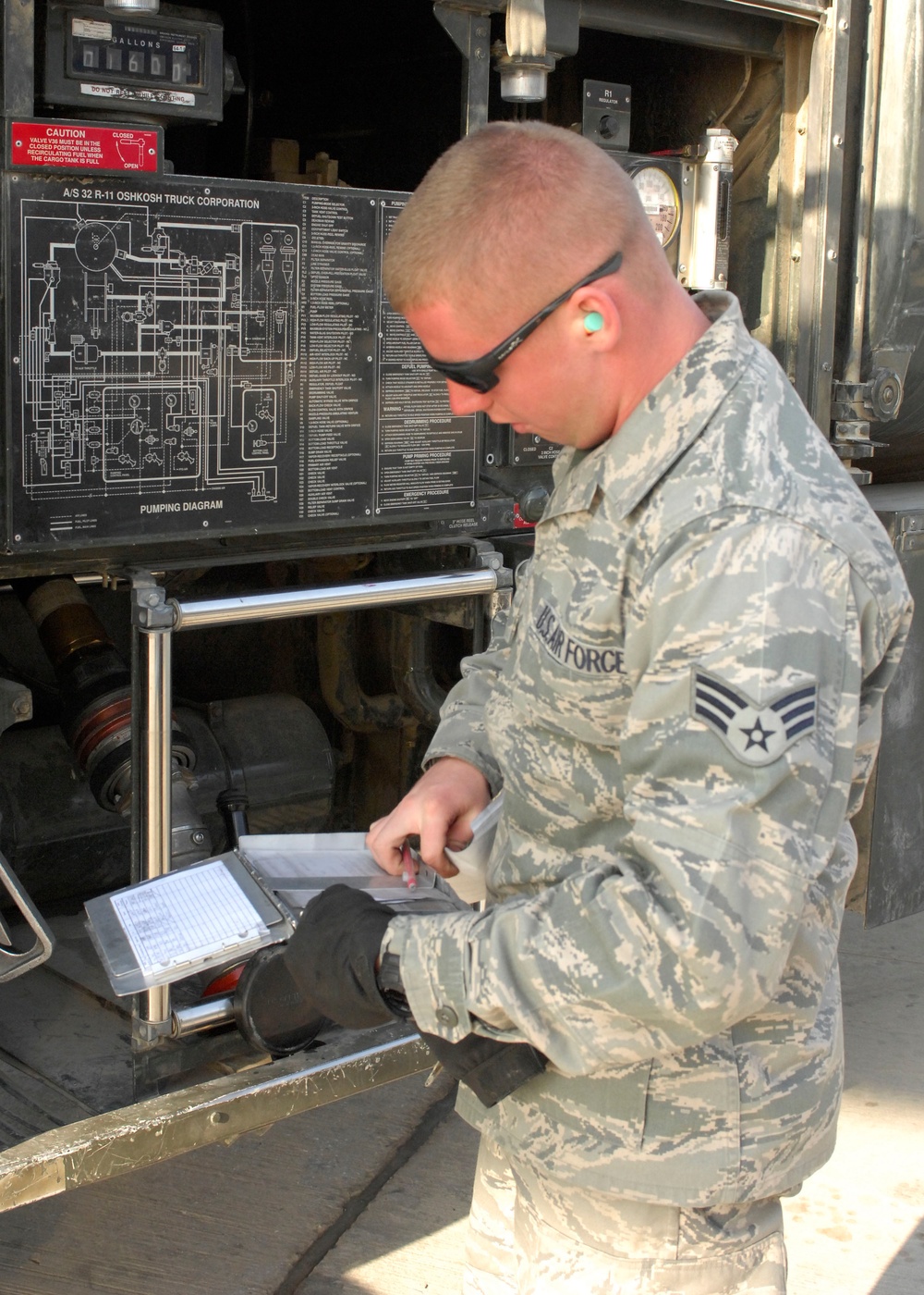 Refueling a C-17