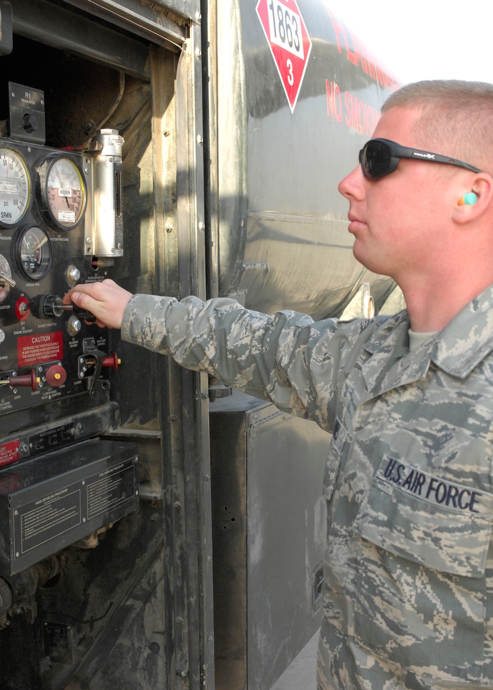 Refueling a C-17