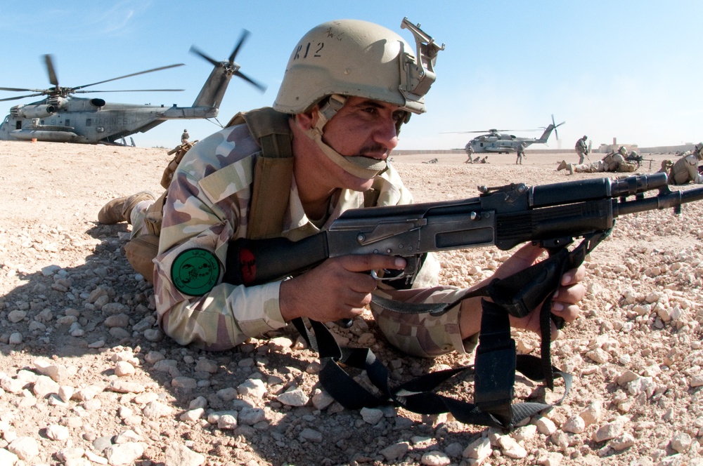 U.S. Paratroopers, Iraqi Commandos Rehearse Air Assault Ops