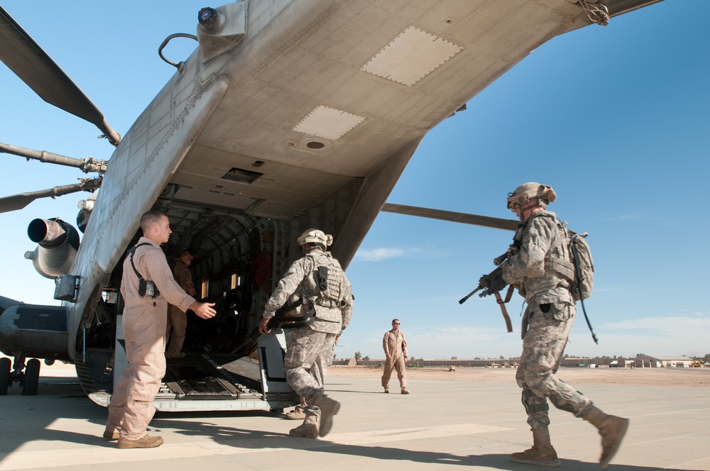 U.S. Paratroopers, Iraqi Commandos Rehearse Air Assault Ops