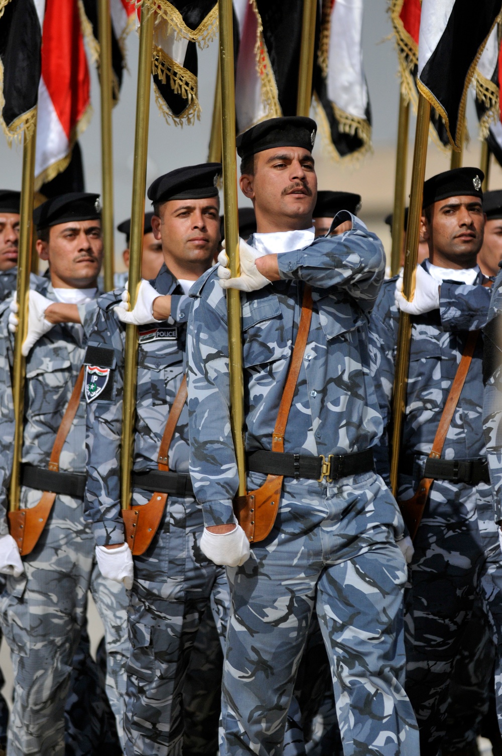 New Iraqi police officers graduate course