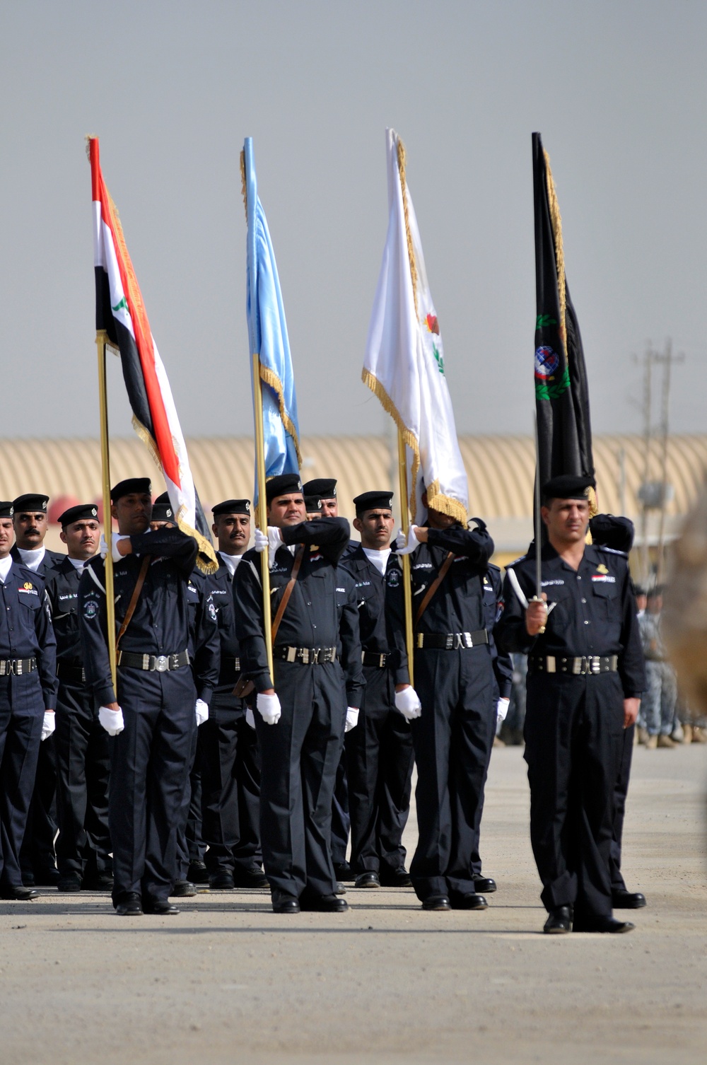 New Iraqi police officers graduate course