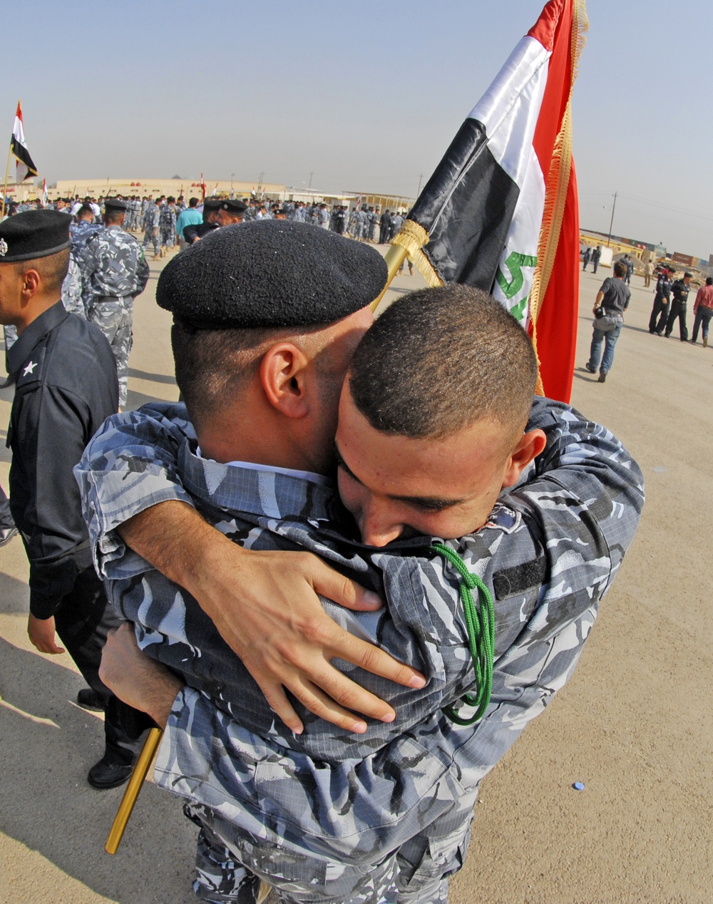 New Iraqi police officers graduate course