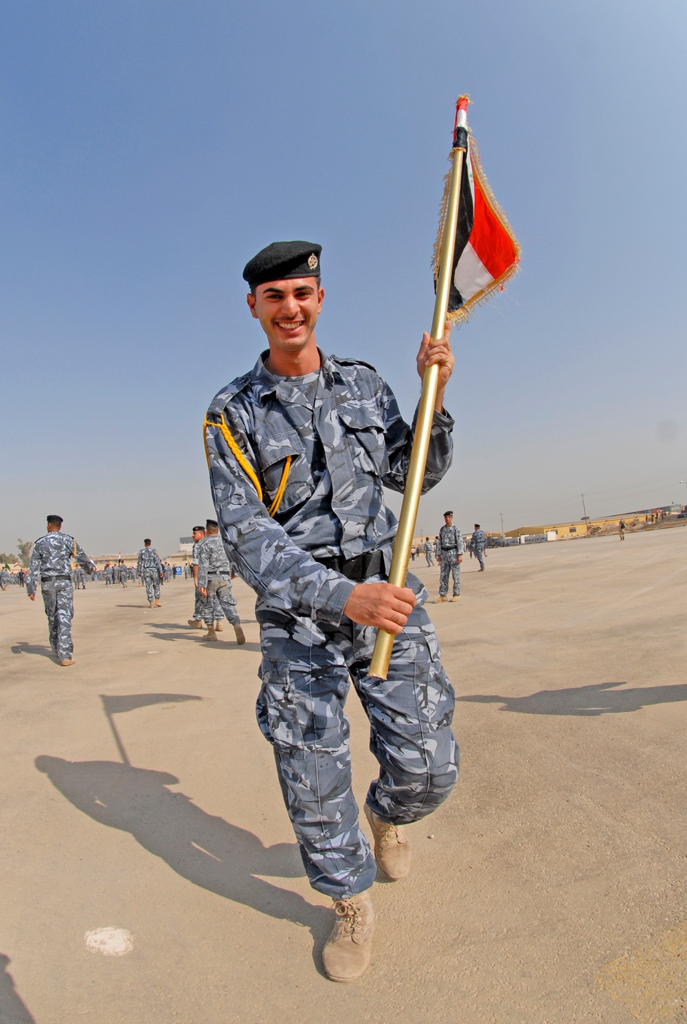 New Iraqi police officers graduate course