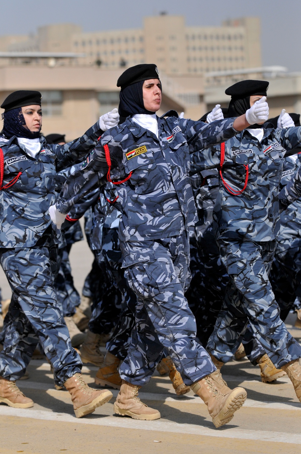 New Iraqi police officers graduate course