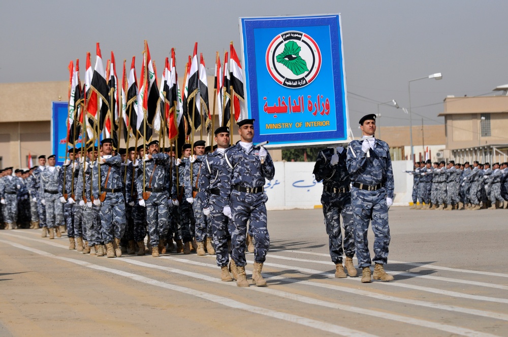 New Iraqi police officers graduate course