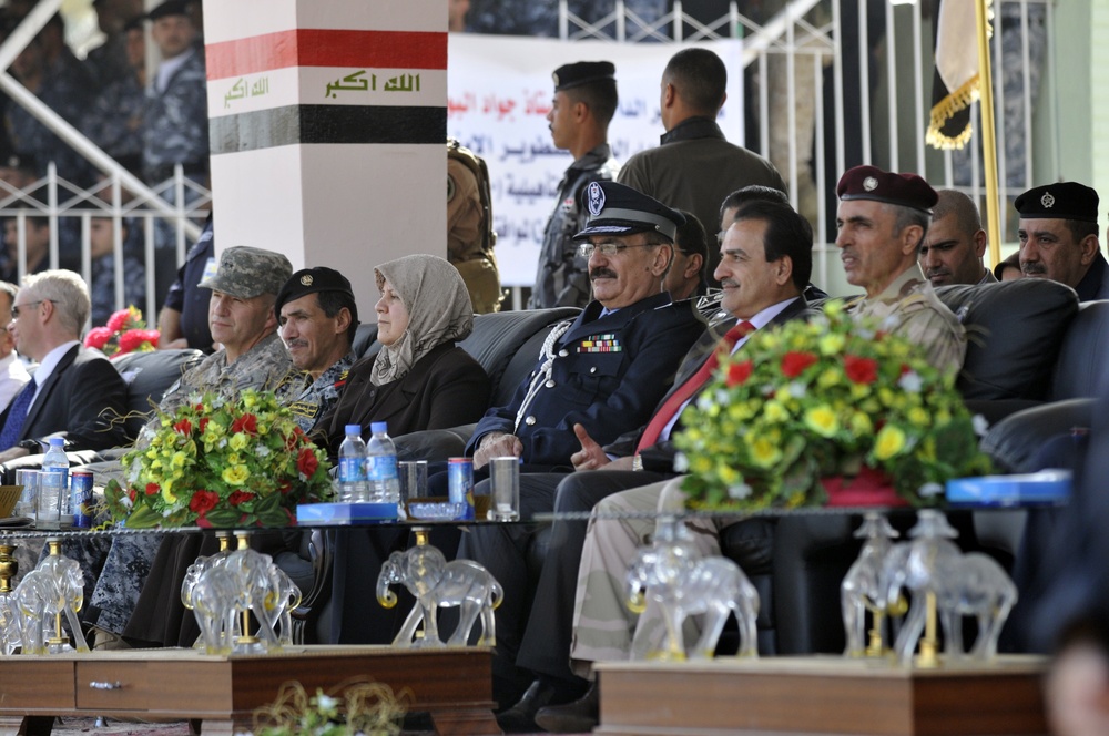 New Iraqi police officers graduate course