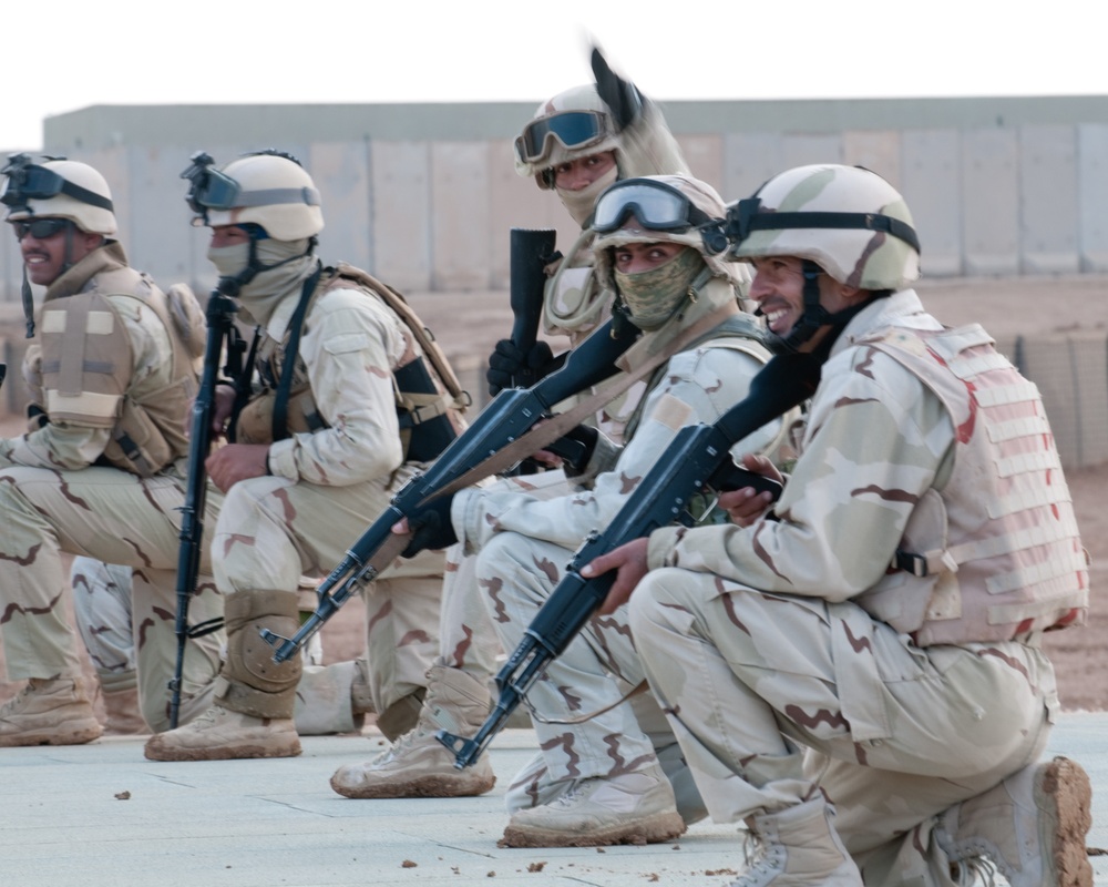 U.S. Paratroopers, Iraqi Scouts Sync Detainee Training for Partnered Missions