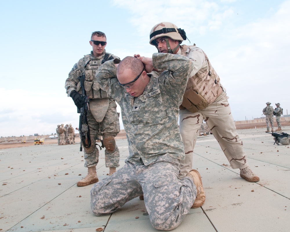 U.S. Paratroopers, Iraqi scouts sync detainee training for partnered missions