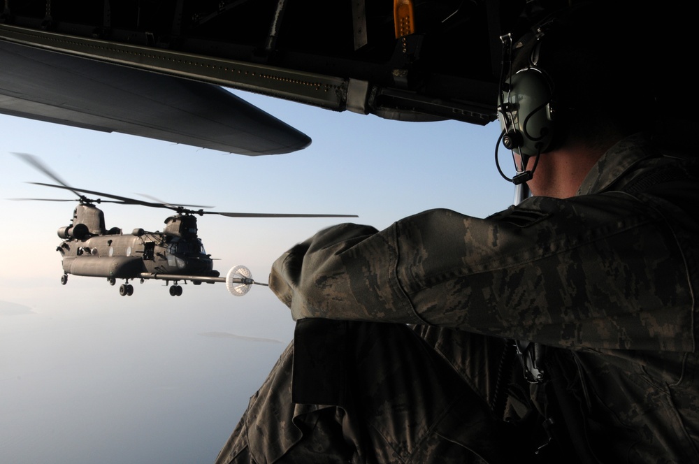 Airmen conduct aerial refueling exercise