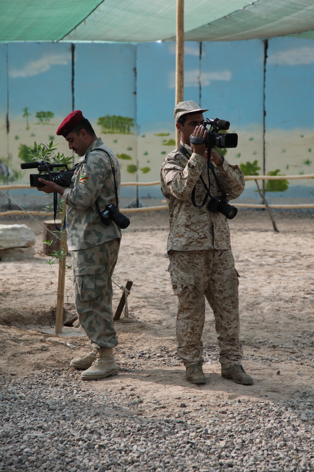 U.S., Iraqi soldiers conduct run