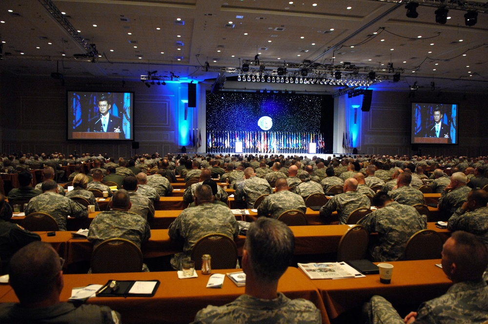 Shinseki Urges Guard Leaders to Spread VA Message