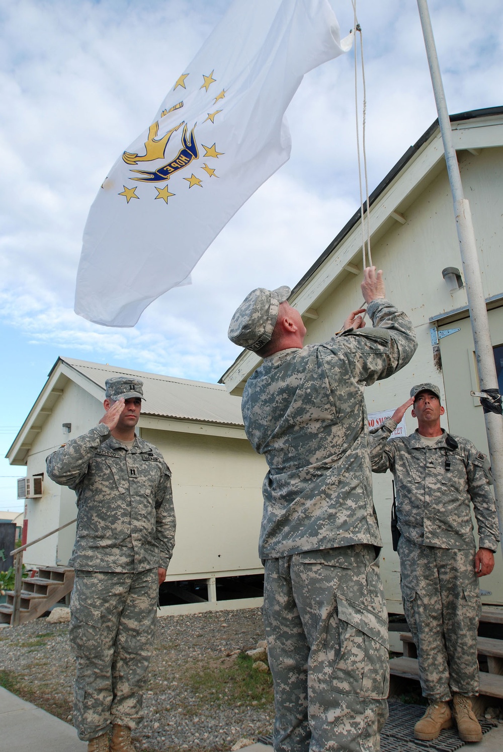JTF Guantanamo's External Security Puerto Rico's 480th Army National Guard Turns Over to Rhode Island's 115th MP Co.