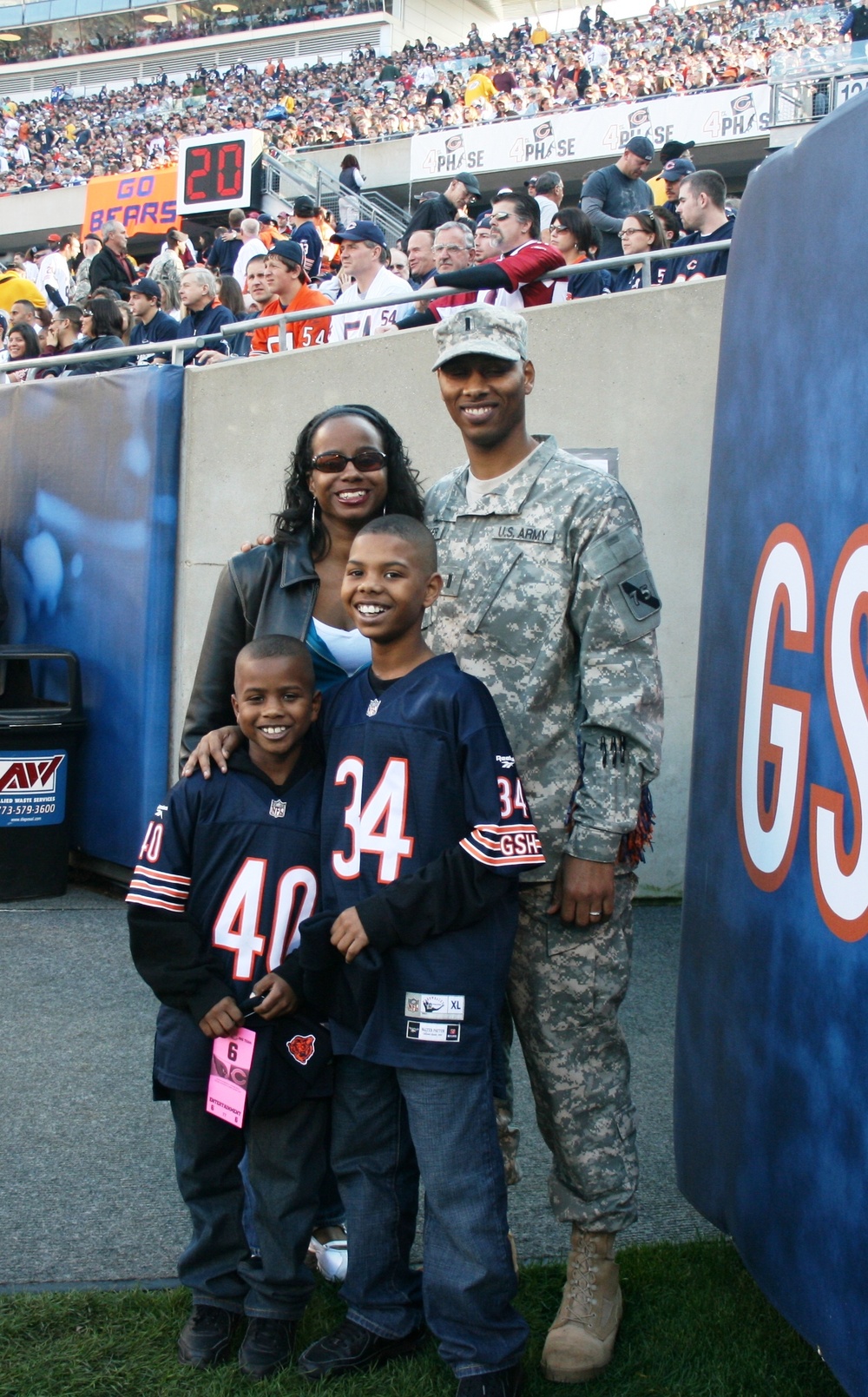 DVIDS - Images - Chicago Bears Honor the Military for Veterans Day at  Soldier Field [Image 8 of 10]